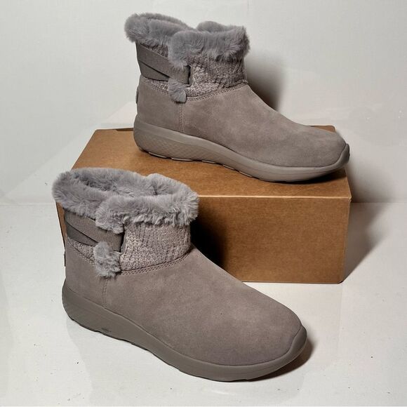 Skechers On-the-GO City Winter Gleam Water Repellent Suede Ankle Boots - Picture 1 of 7
